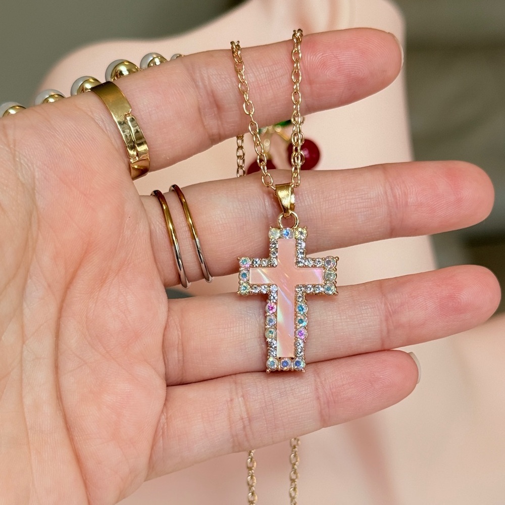 ⚜️ Gold and Silver Cross Pendant Necklace - Picture 4 of 10